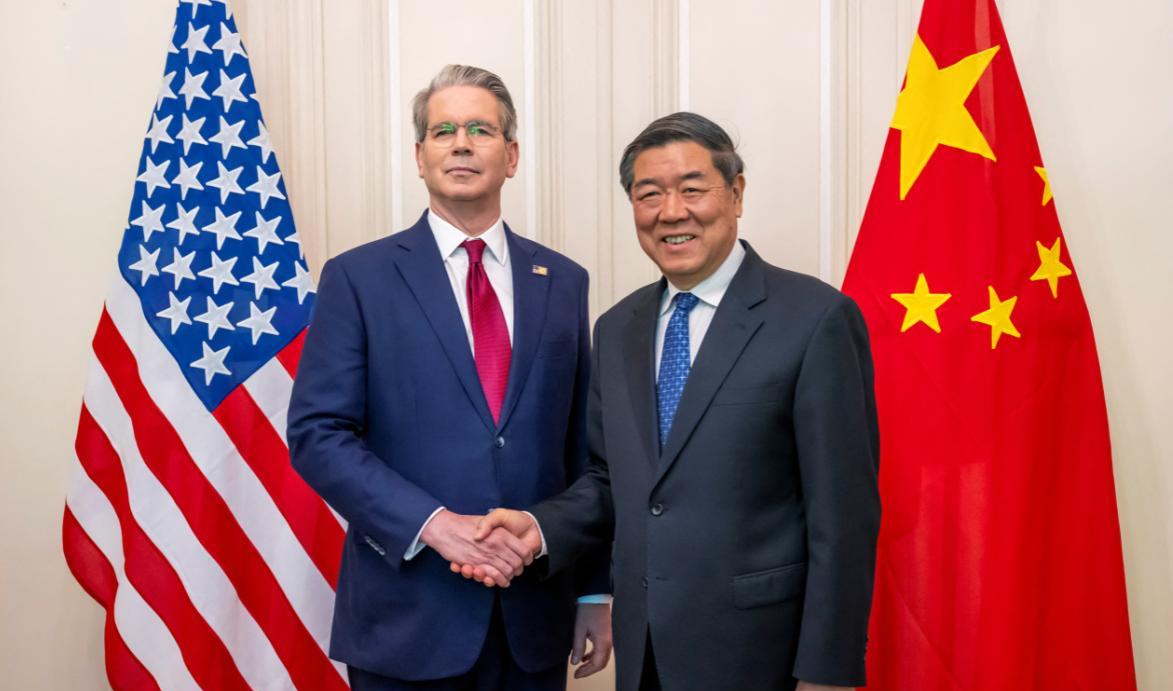关键时刻！中美谈判出现戏剧性一幕，美财长提前离开伦敦，美媒抱怨美国从未如此委屈过