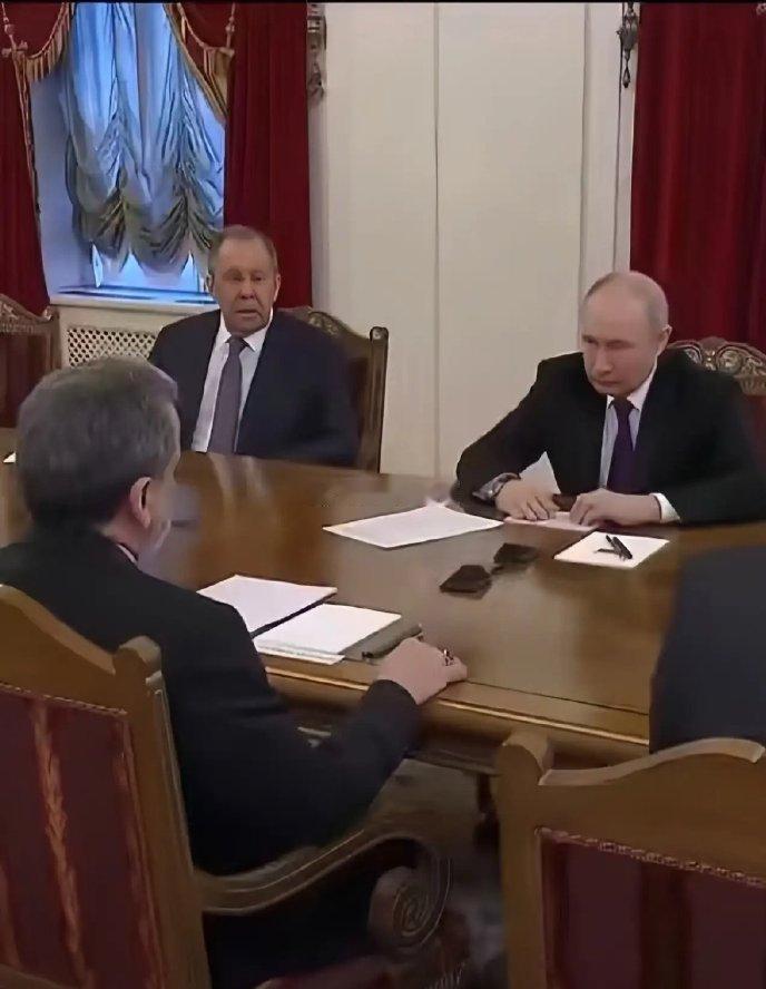 2026。4.30日最新俄罗斯人看俄乌战争俄罗斯军事博主战斗轰炸机发文指责