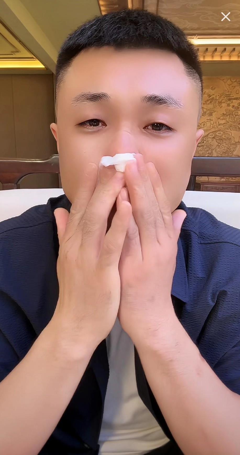 方丈第一时间替老葛出征散打，让老葛不再伤心。因为散打不是辛巴刘二狗，散打是老葛