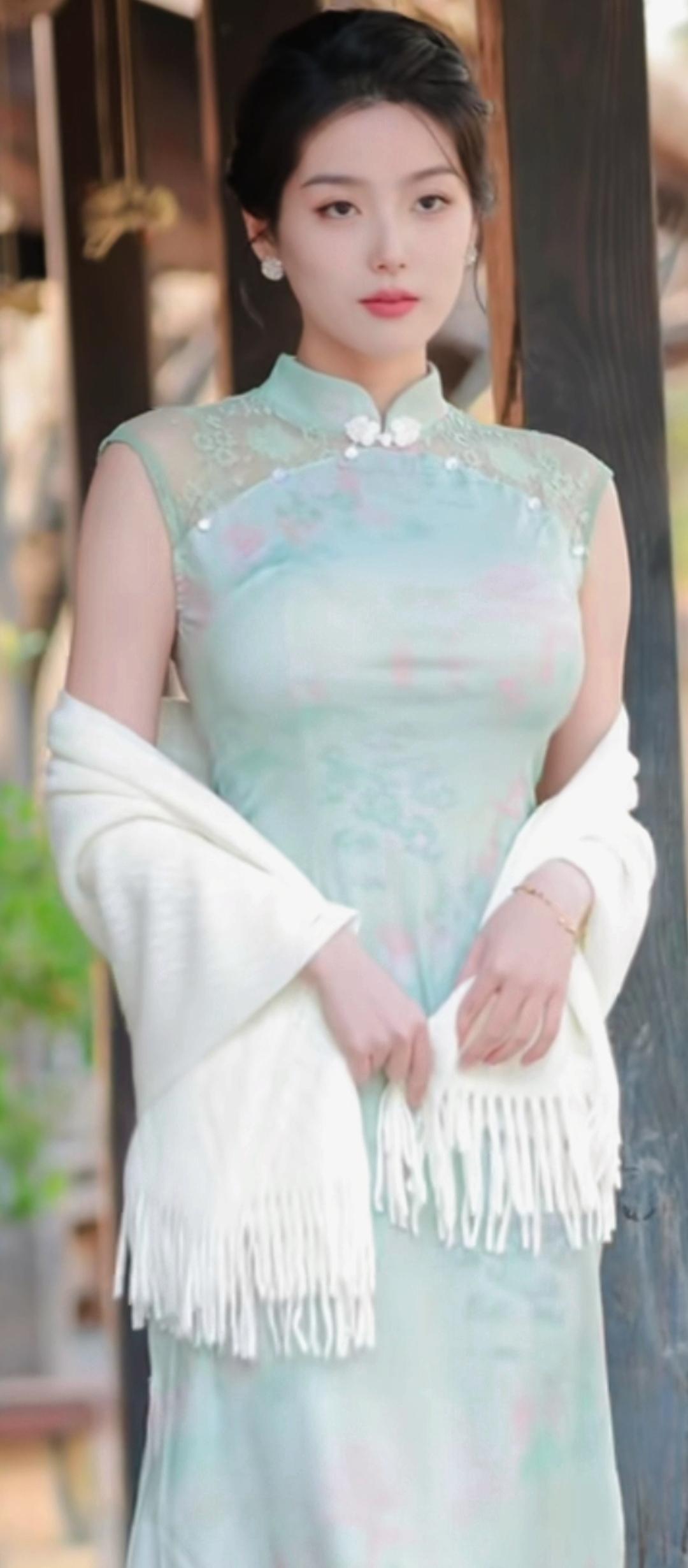 青衣拂袖，古韵悠长。