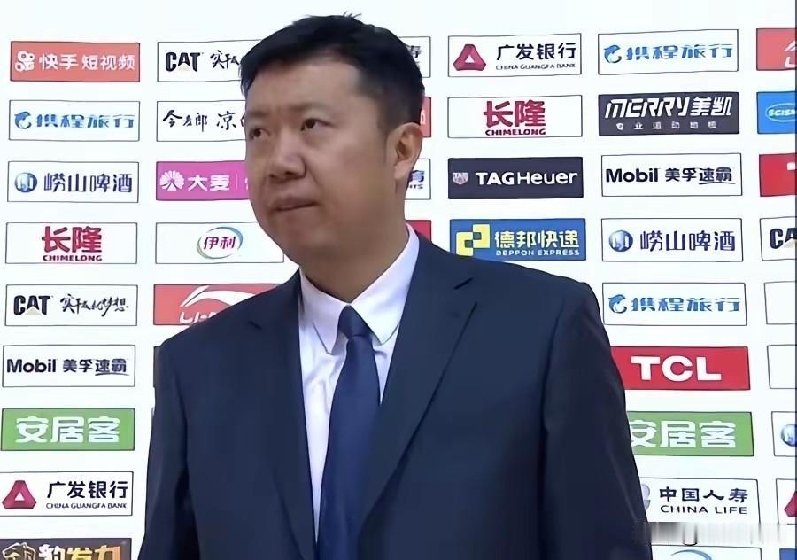 王治郅难得的表扬了中国男篮！追风少年王治郅从王俊杰身上看到了自己的影子！仅一场