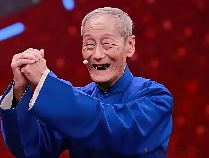 郭德纲师爷辈住60平小屋的相声泰斗田立禾，孙女走出德云社投奔听云轩，新人抉择看透