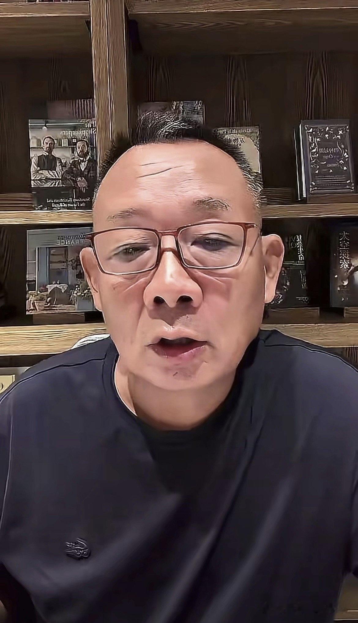 于东来说了一句话，估计要得罪半个娱乐圈。他说现在最大的问题是什么？不是东西