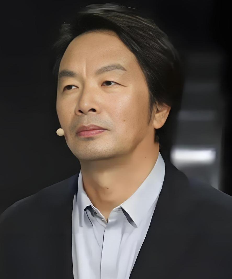 北大才子刘震云语出惊人，他说：“耕种土地的是穷人，买卖土地的是富人。吃家禽的是穷