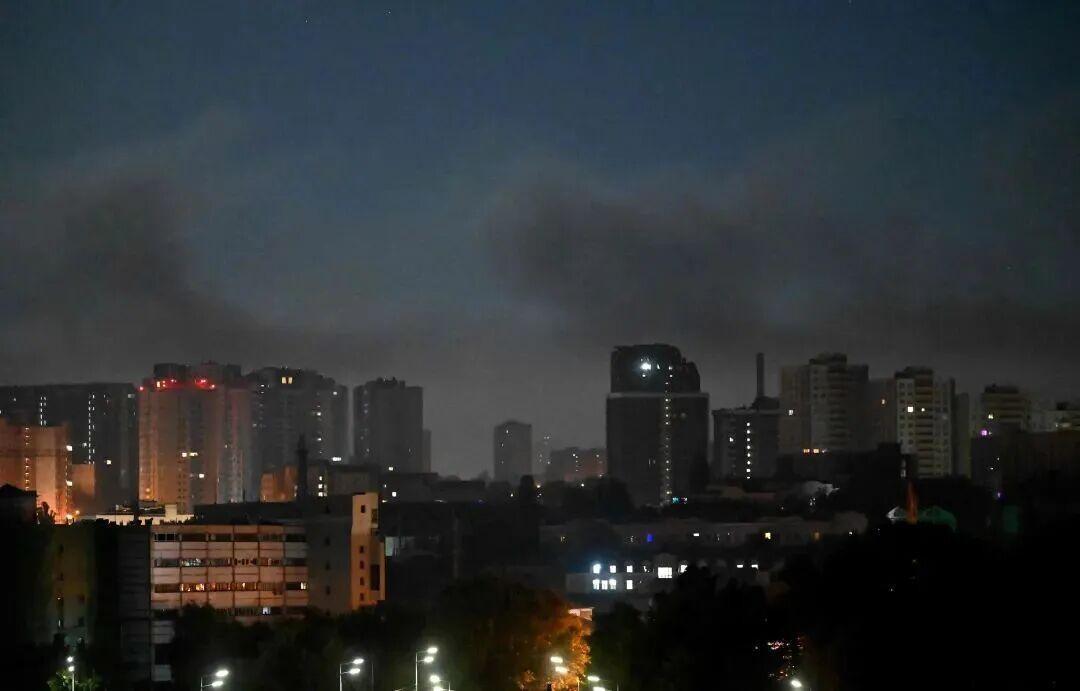 炸！炸！炸！俄军对乌克兰全境猛烈轰炸，基辅夜空被撕碎 2026年7月30日凌