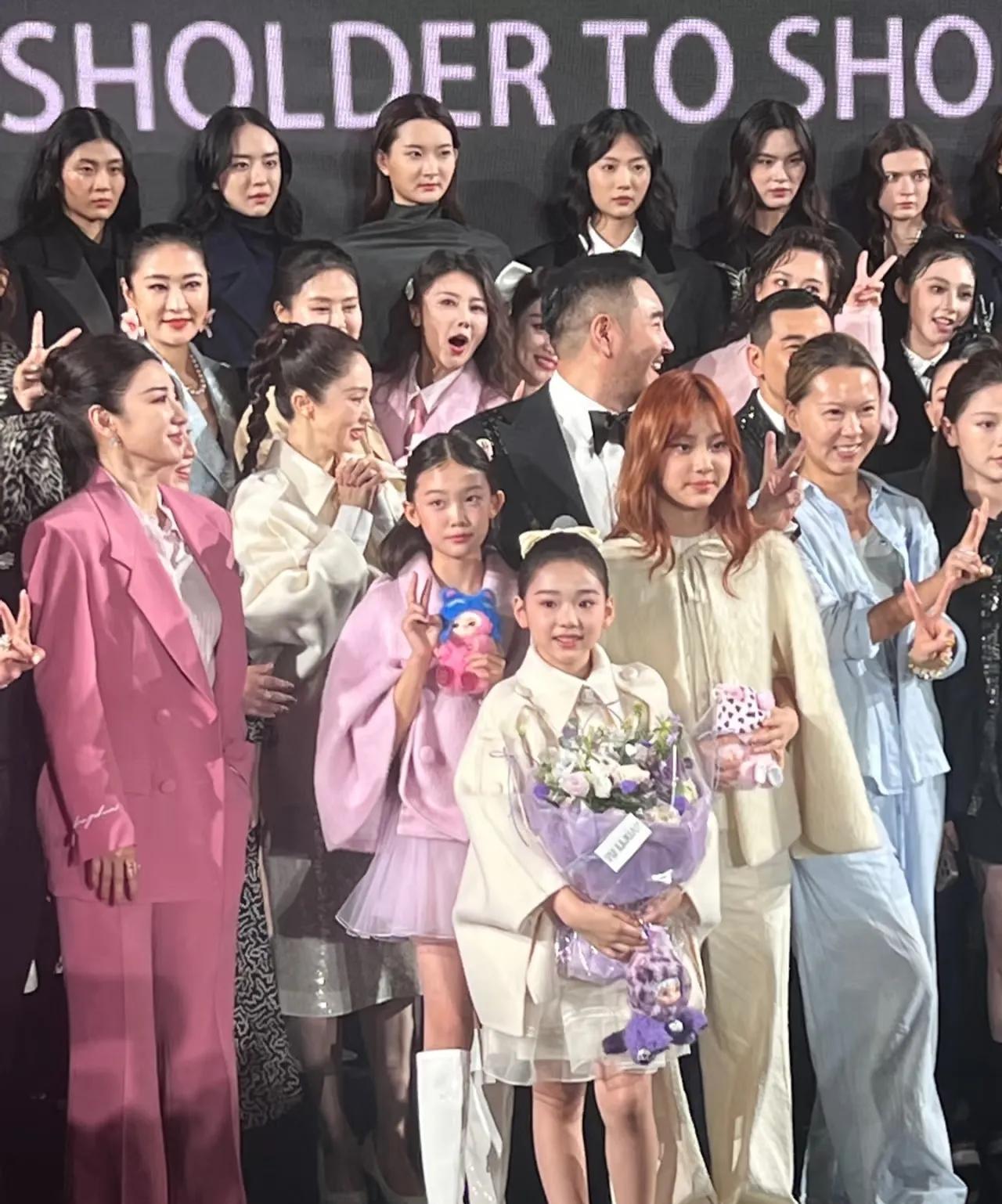 黄奕不得急死啊女儿都没办法出道走秀[狗头]