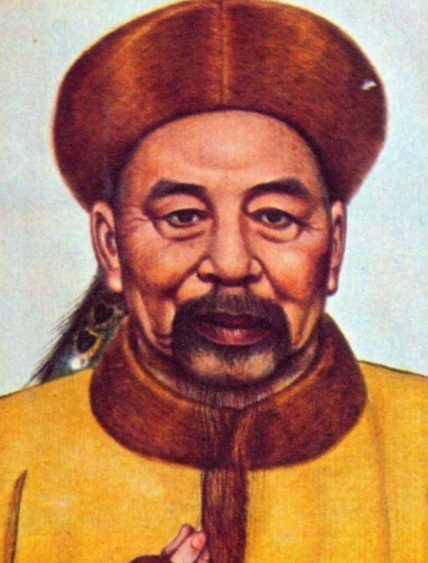 1872年，曾国藩病逝，家宅寂静，此时，管家喘着粗气，语气紧张地报告：“左宗棠大
