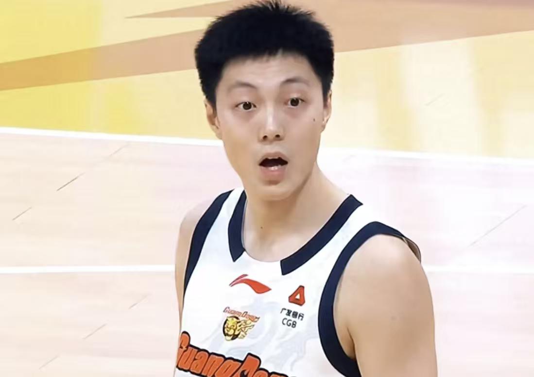 大家发现没，在昨晚广东96-106不敌山西的比赛，胡明轩居然7投1中，只拿到3分