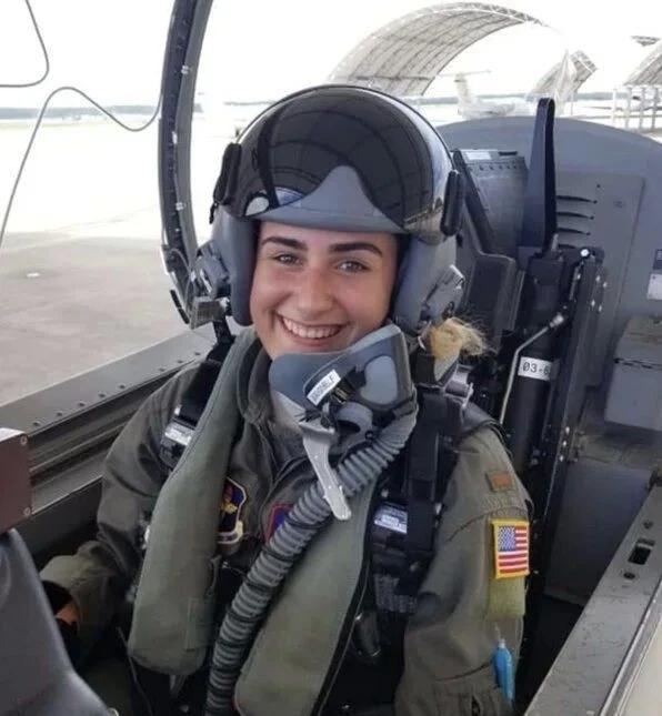 3月16日，据社交网站报道，近日，在伊拉克美国军事基地，一架KC一135空中加油