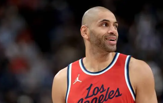 巴图姆虽然退步比较明显，但他还有一项技能作为非中轴护框点的第二指挥核心，这点