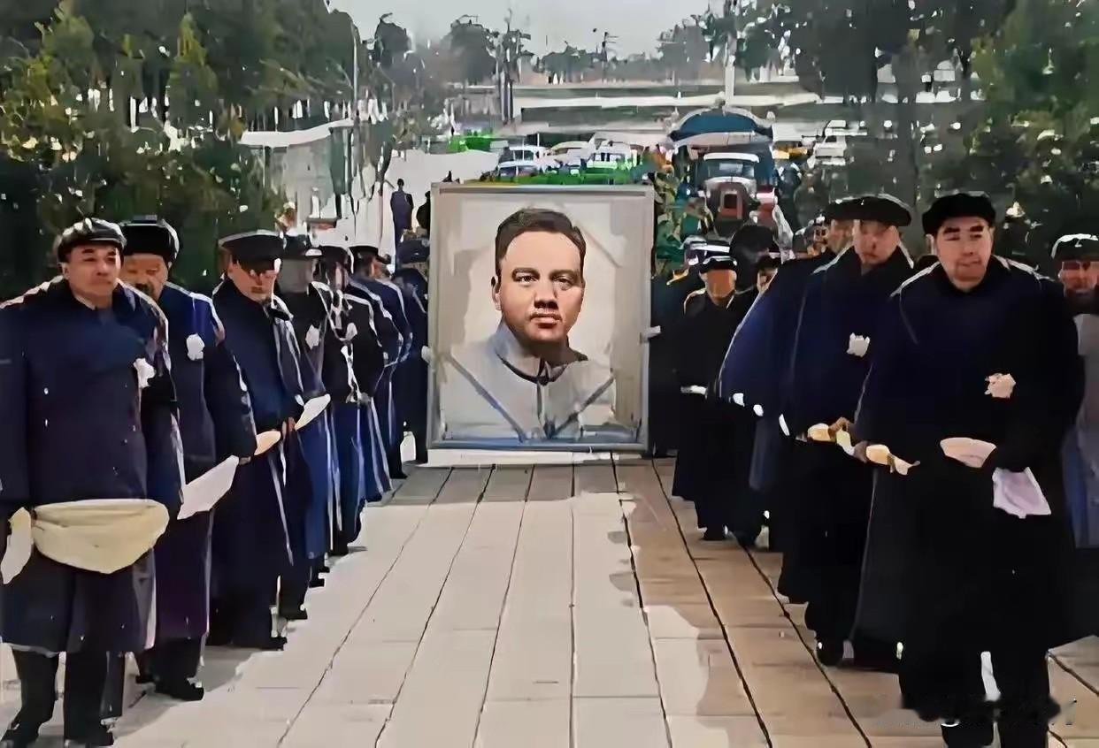 🍁周总理亲自为他执绋抬棺，他是谁？他是新中国第一任总后勤部部长。长征途中，周