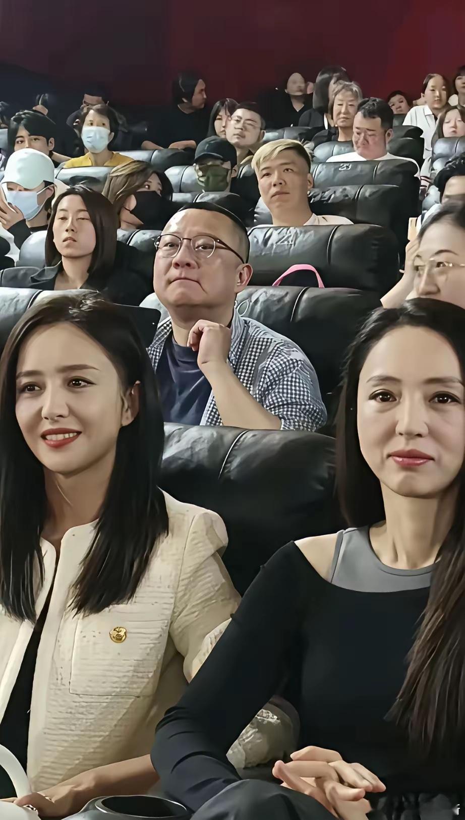 天啊董璇这皮肤状态怎么回事啊，是不是没保养好的原因