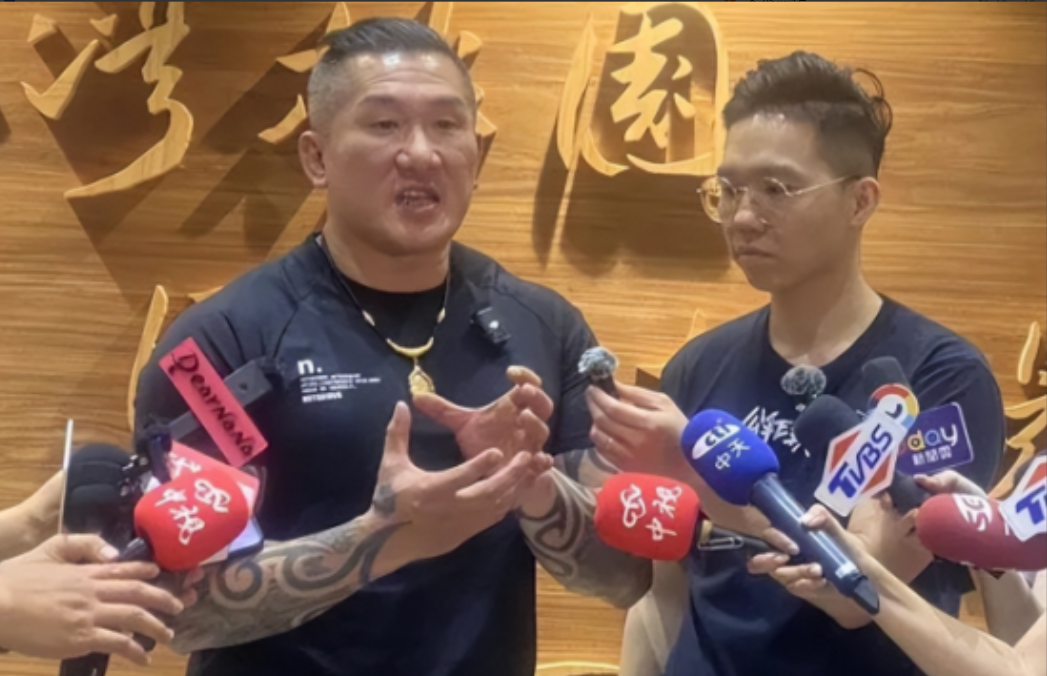 刚下飞机就开骂、返台第一天就宣战！馆长陈之汉怒呛民进党“用谎言欺骗人民”，公开支