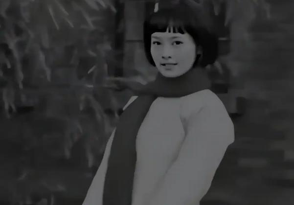 1931年，怀孕8个月的梁惠贞摘下腕上的手表，递到刽子手面前，说：“别打肚子，朝