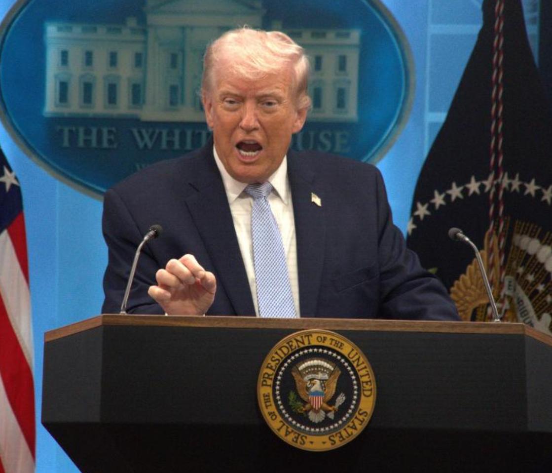 川普太难了：1、美国如果现在撤军，那么川普就完了，中期选举也别选了，还可能被