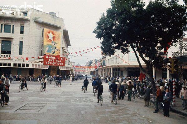 走，上班去！（1973年越南河内）