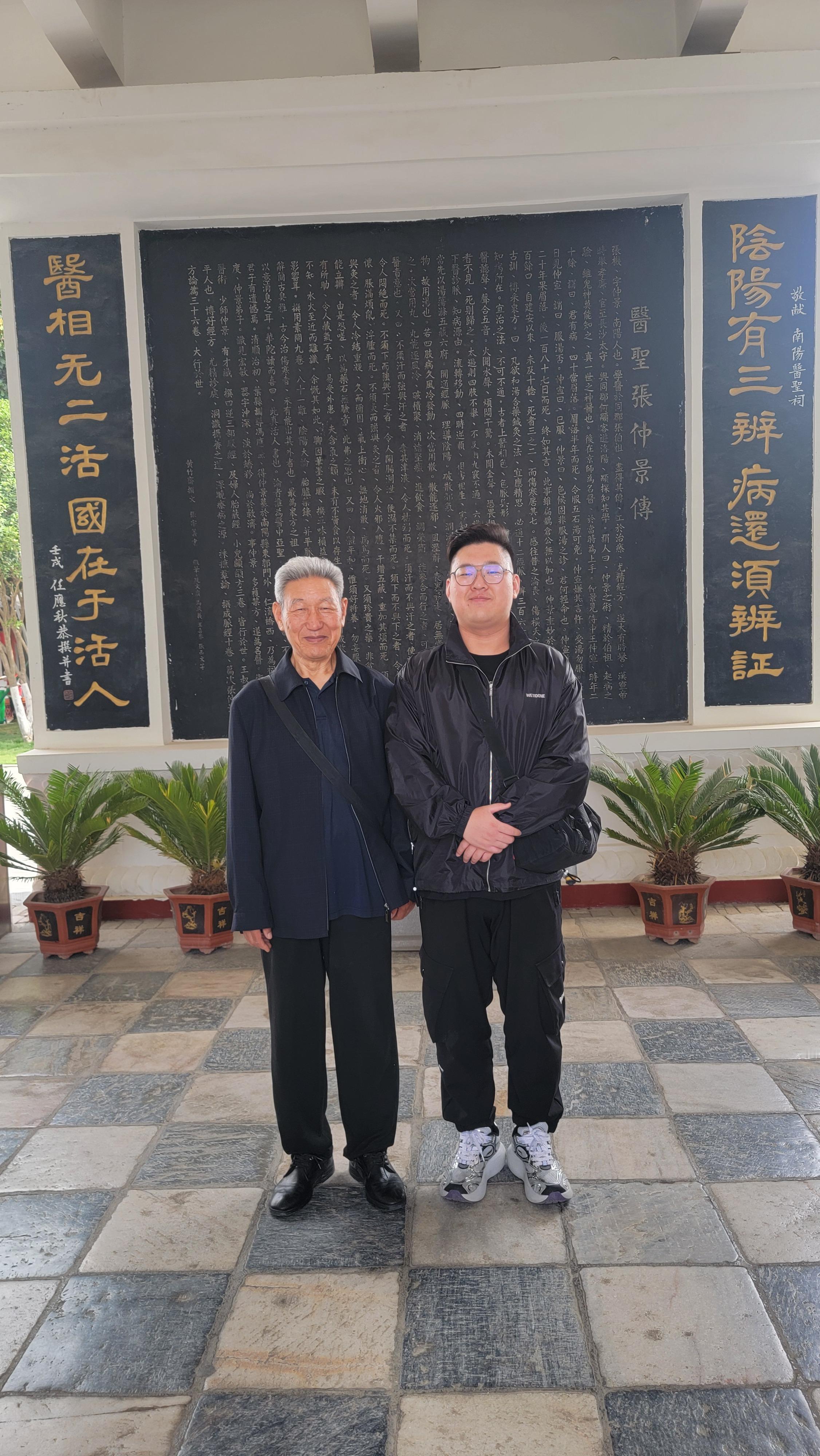 中医经验杂谈①​对于反复的胃酸，烧心，反流，千万不要只想着用牡蛎=螵蛸等去和胃