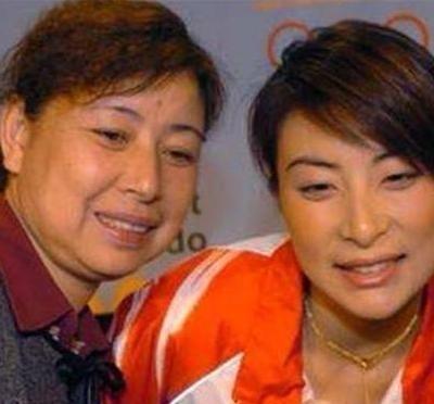 范玉梅：女儿是世界冠军郭晶晶，帮霍家带大3个孙子孙女，太有功劳了。范玉梅长大后