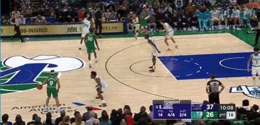 这还不是史上最强状元吗？弗拉格真是强得离谱……一个新秀能29投20中爆砍49分