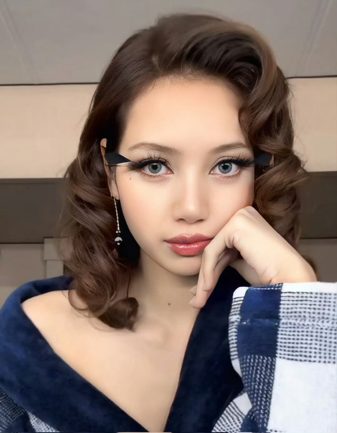 Lisa这个妆造欧美风好重啊！