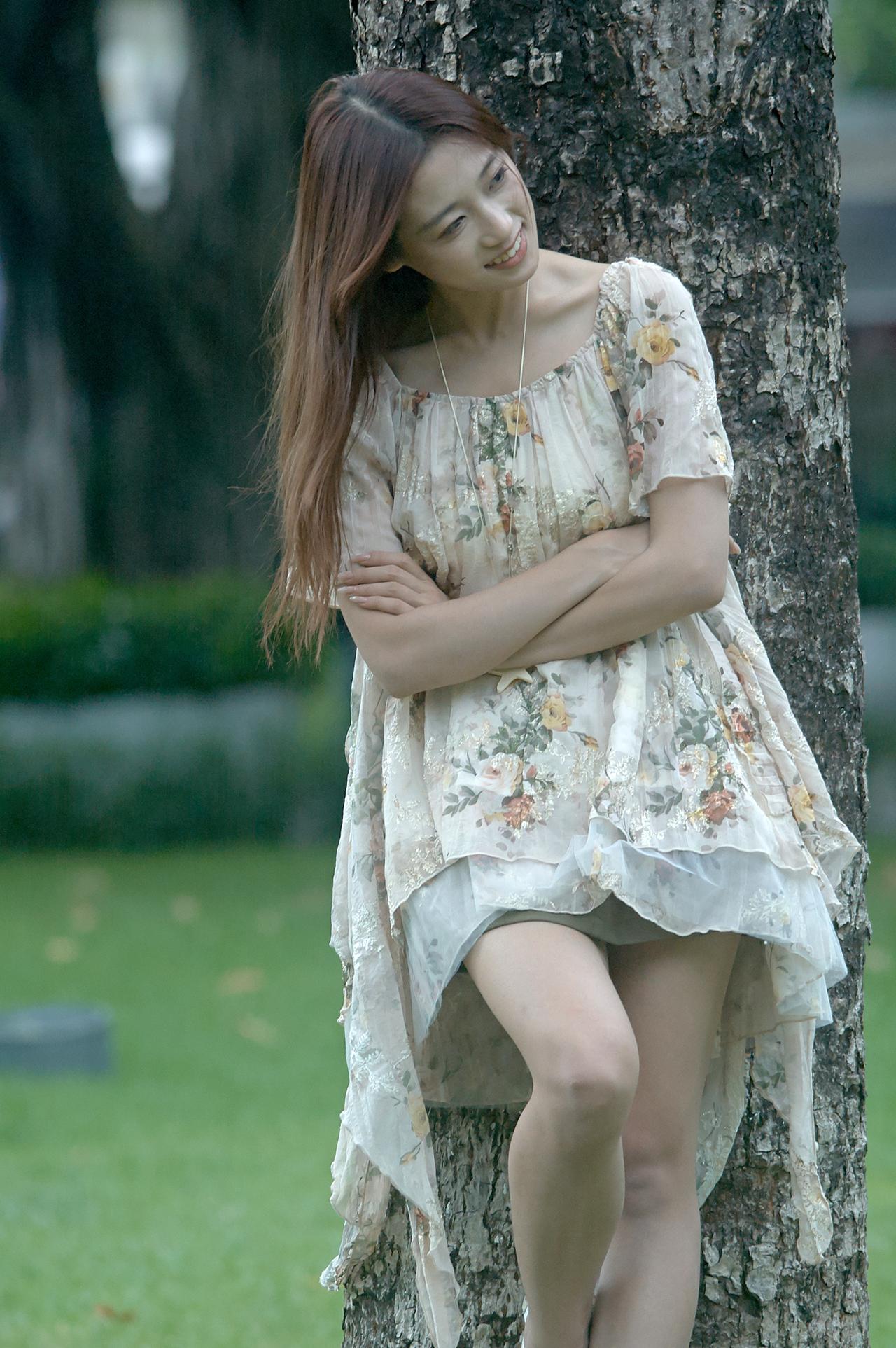 是你的白月光吗？如何看待女生穿丝袜你喜欢的丝袜