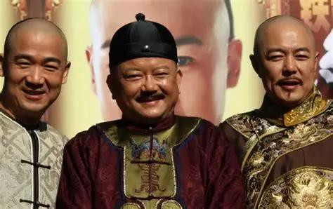 嘉庆四年，正月初三。养心殿里，乾隆皇帝的最后几个时辰。太医和宫人趴在床边，连大气