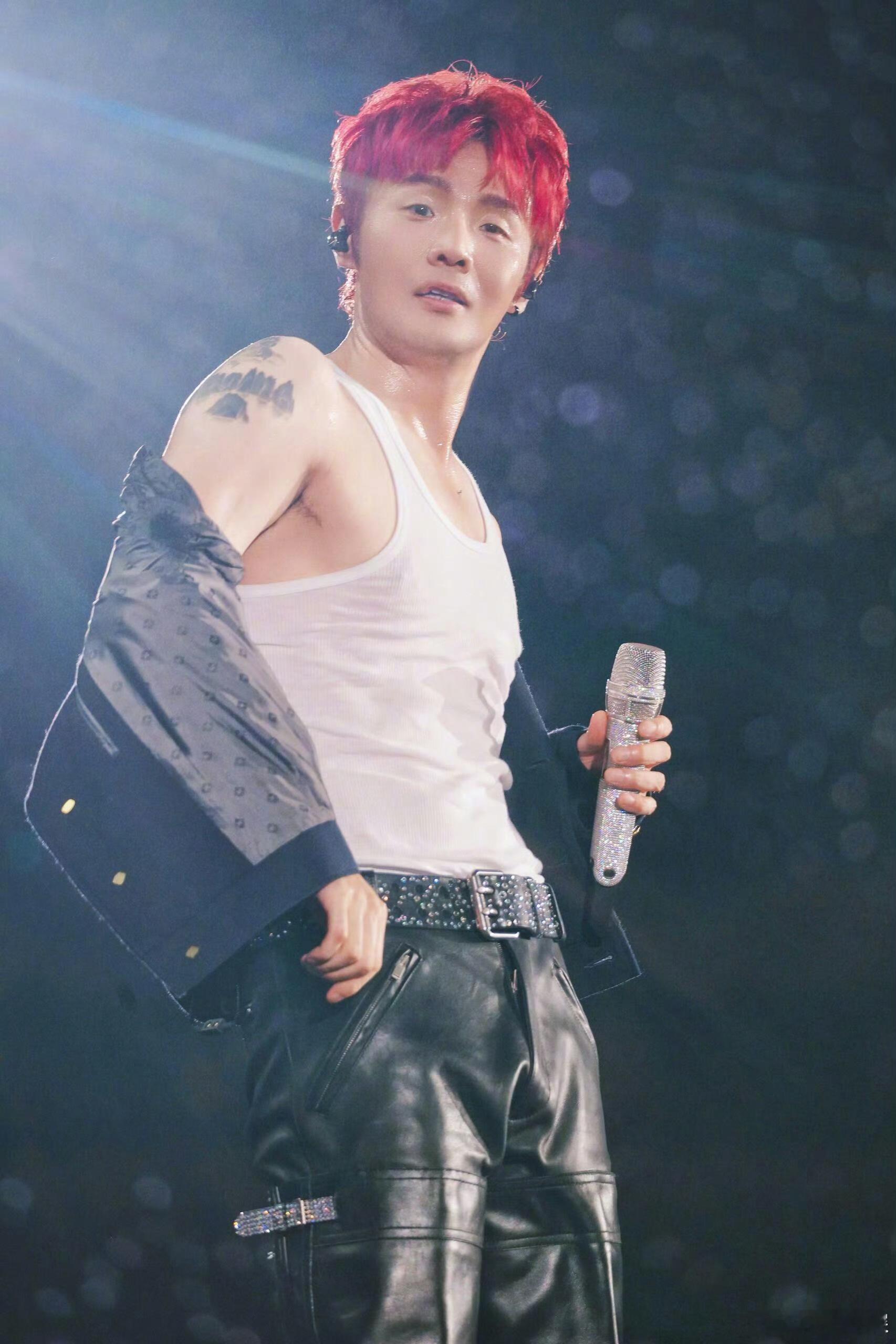 李荣浩怎么瘦成这样了太牛了👍