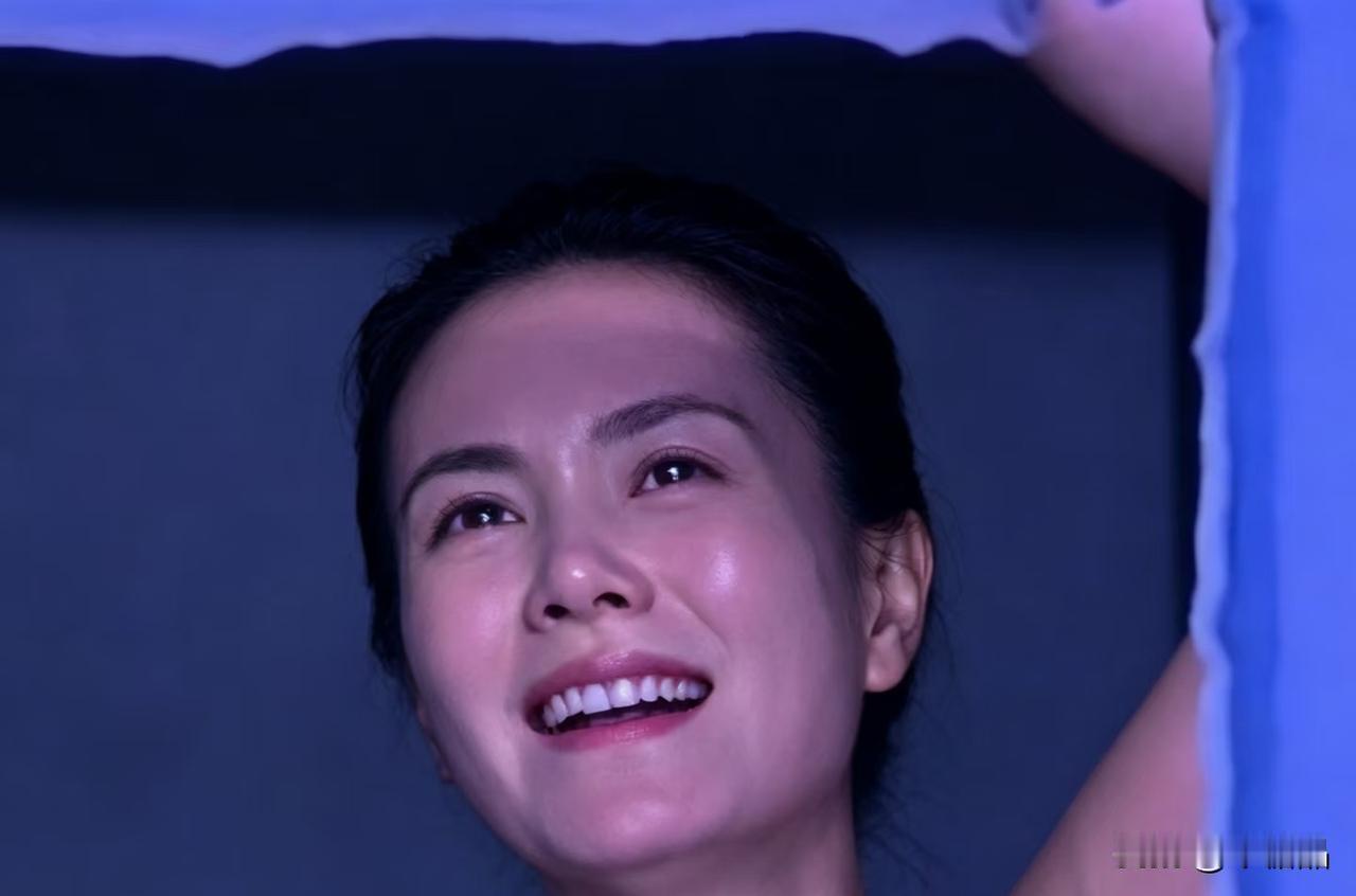男人至死是少年，女人致爱是女孩儿。人世间的爱，天荒地老。昨天鸟巢演唱会，谢霆锋