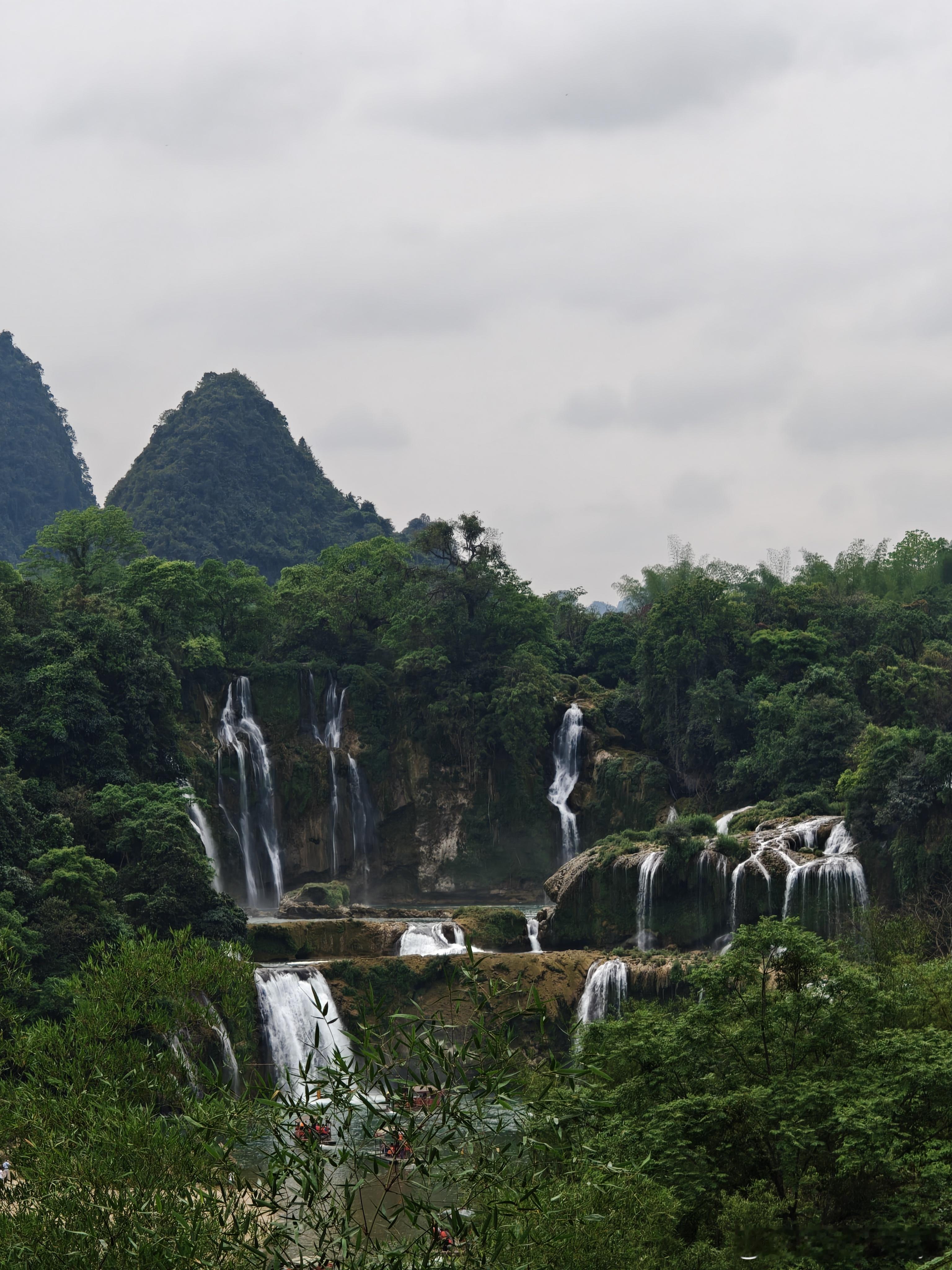 广西旅游第二站崇左从南宁到崇左高铁非常方便但没想到崇左居然还蛮大还好在高铁站
