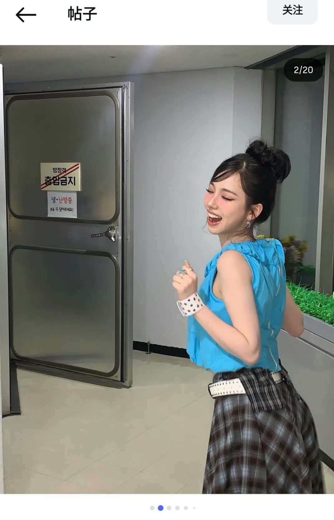 梅开二度柳智敏在韩国选举期间INS发布了穿着蓝色衣服的照片又双被网友审判摄政了?