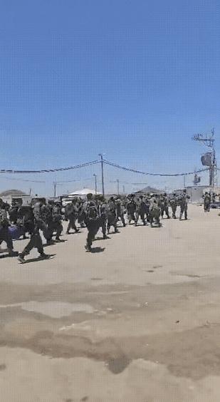 以军精锐营爆发集体抗命事件，百名士兵擅自出走，军中裂痕彻底暴露！7月30日，以色