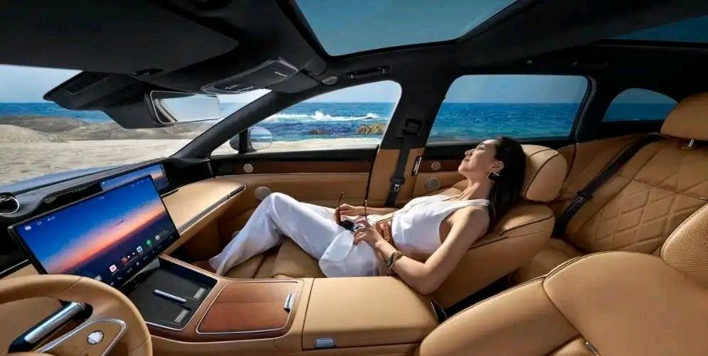 享界S9T内饰曝光，你会考虑旅行车吗？享界S9T公布了内饰图，将提供赤茶橘，松露