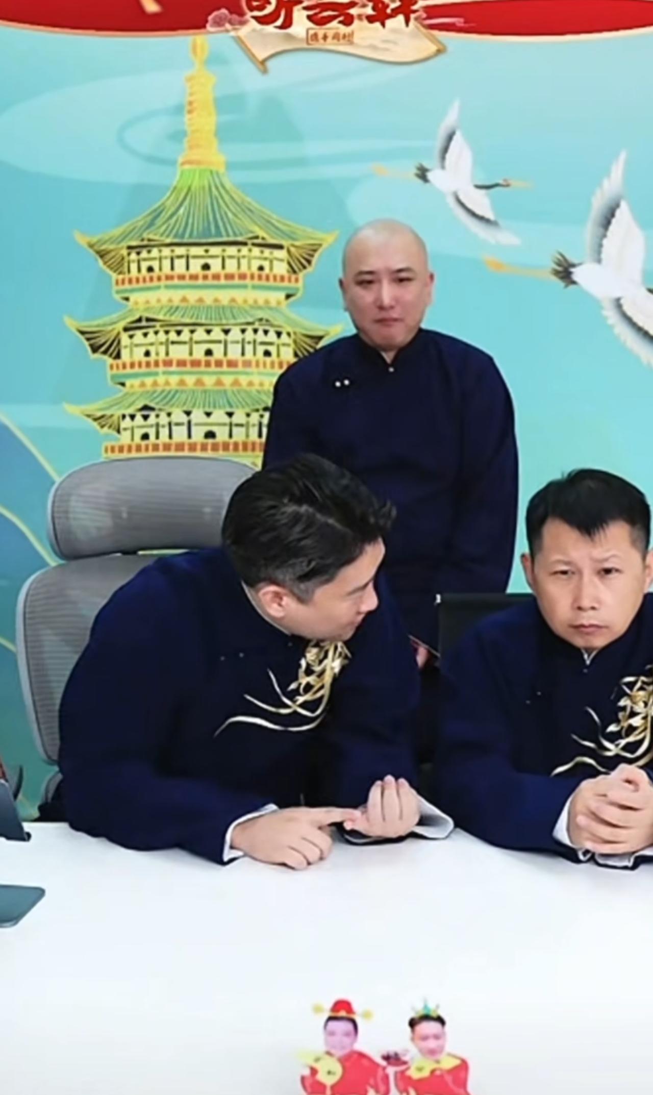 曹云金与何云伟重温当年的32个字，如今的曹云金烂熟于心，几乎能够倒背如流，多次在