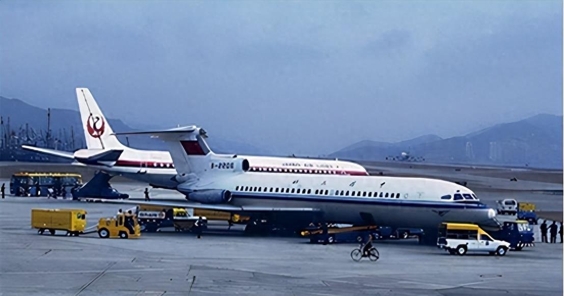 1989年12月，一架中国客机突遭4架韩空军战斗机包围和粗暴驱赶！燃油耗尽的客机