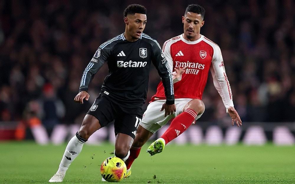 看完阿森纳主场4-1战胜维拉的比赛，你不得不承认的两点：一是阿森纳这赛季面对困难