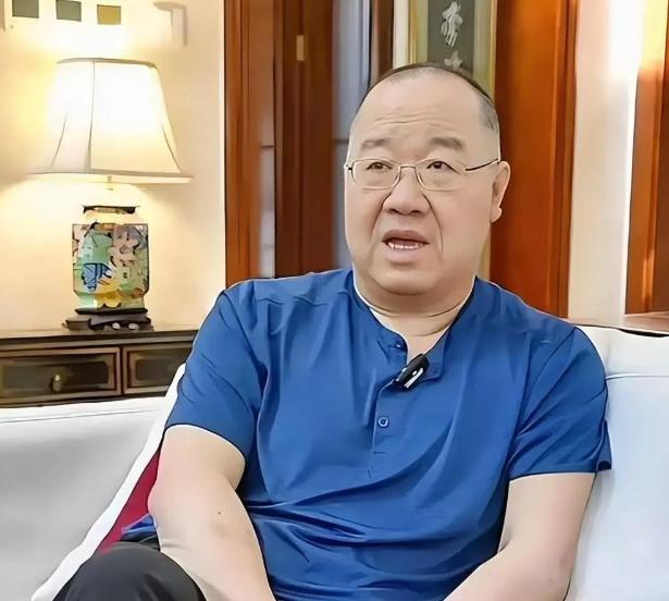 英达这回是真笑不出来了，不是婚姻又出了什么幺蛾子，而是66岁生日宴上，大儿子巴图