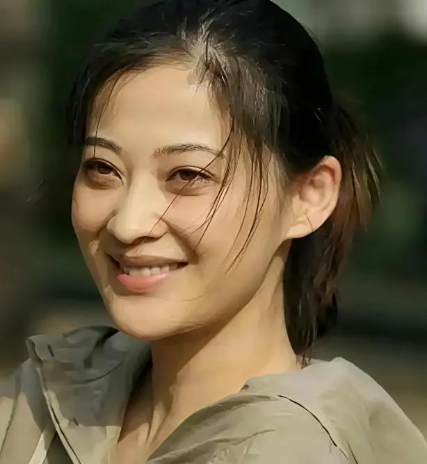 梅婷演的“安杰”没有人可以超越那种从容，淡然，恬静，总之那种魅力无敌