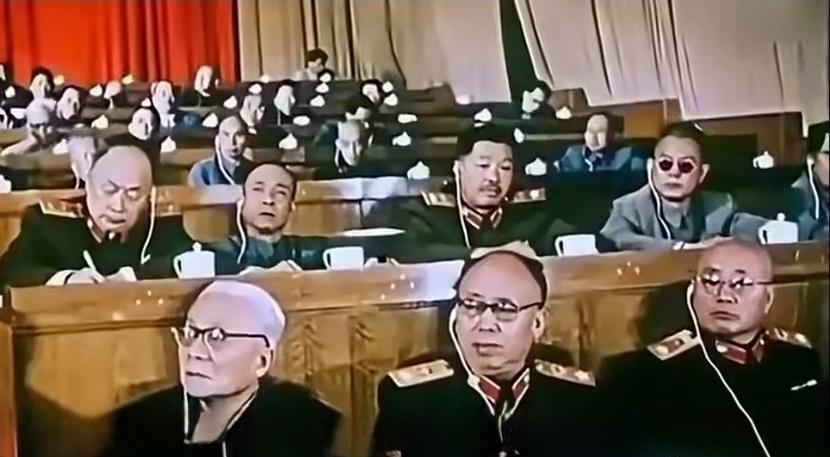 ＃记录我的2025＃这是上世纪五十年代的珍贵彩色老照片，人民大会堂召开的某次中