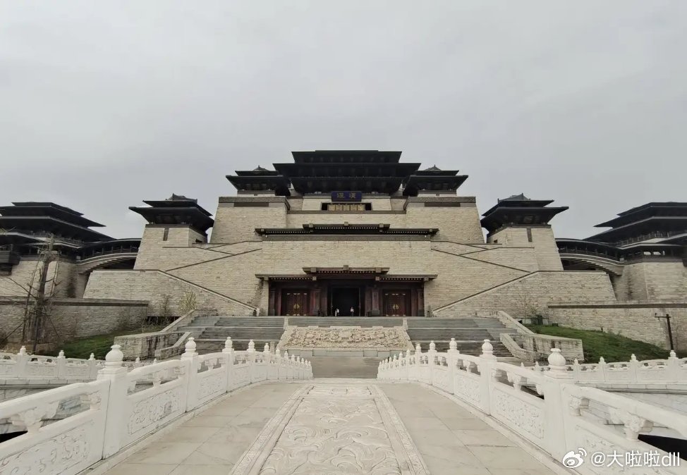 春色兴汉里风雅胜境中胜境好春光最近，我打卡了汉中超绝的旅游地——兴汉胜境