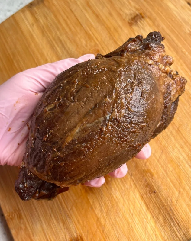 我是不是被坑了！？今天到沃良牛羊肉店买酱牛肉，没问价格就随手称了一块。结账的