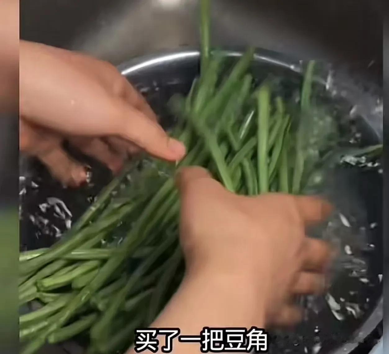 事件完整叙述在郑州务工的一对普通夫妻，两人每月总收入仅有六七千元，放在大城