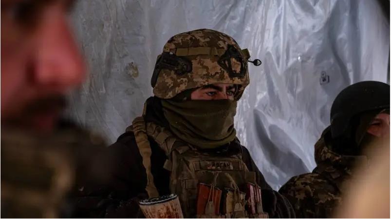 数千乌军被围困康斯坦丁诺夫卡，零下5度没有任何补给。乌克兰第156独立