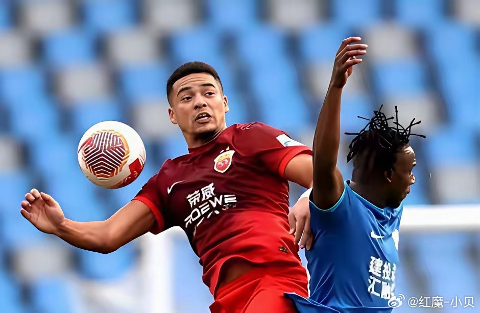 真好奇海港俱乐部的操作：①蒋光太受伤了，为啥还放走贺惯和李昂？现在就俩主力中卫加