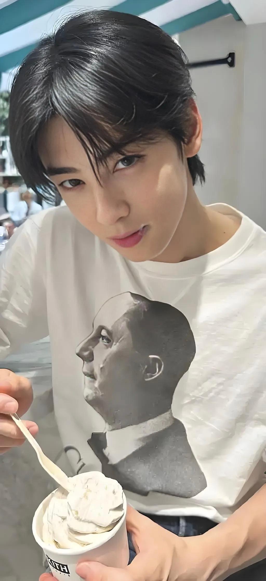 车银优个人赚了500亿以上有点被惊到一直以为韩国艺人收入很低，没想到车银优居然收