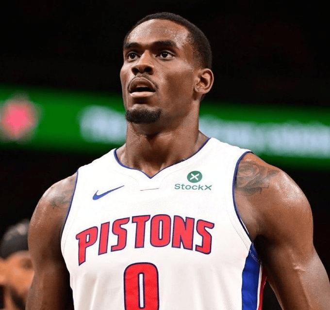 活塞队给中锋杜伦报价一年3500万美元，杜伦团队想要4000万，因为这500万的差距，提前续约谈判就