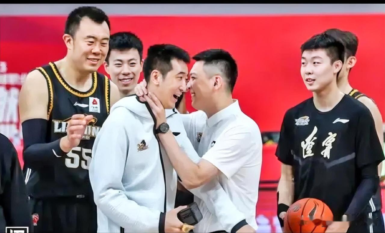 这个成绩没法交代，辽宁队果断换帅，刘志轩火线上任接过重任。据知名媒体人导演爆料