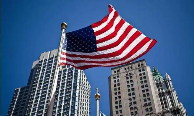 “美国曾表态：严禁搭载美国技术的光刻机流向中国！中国回击：绝不允许搭载中国稀土资