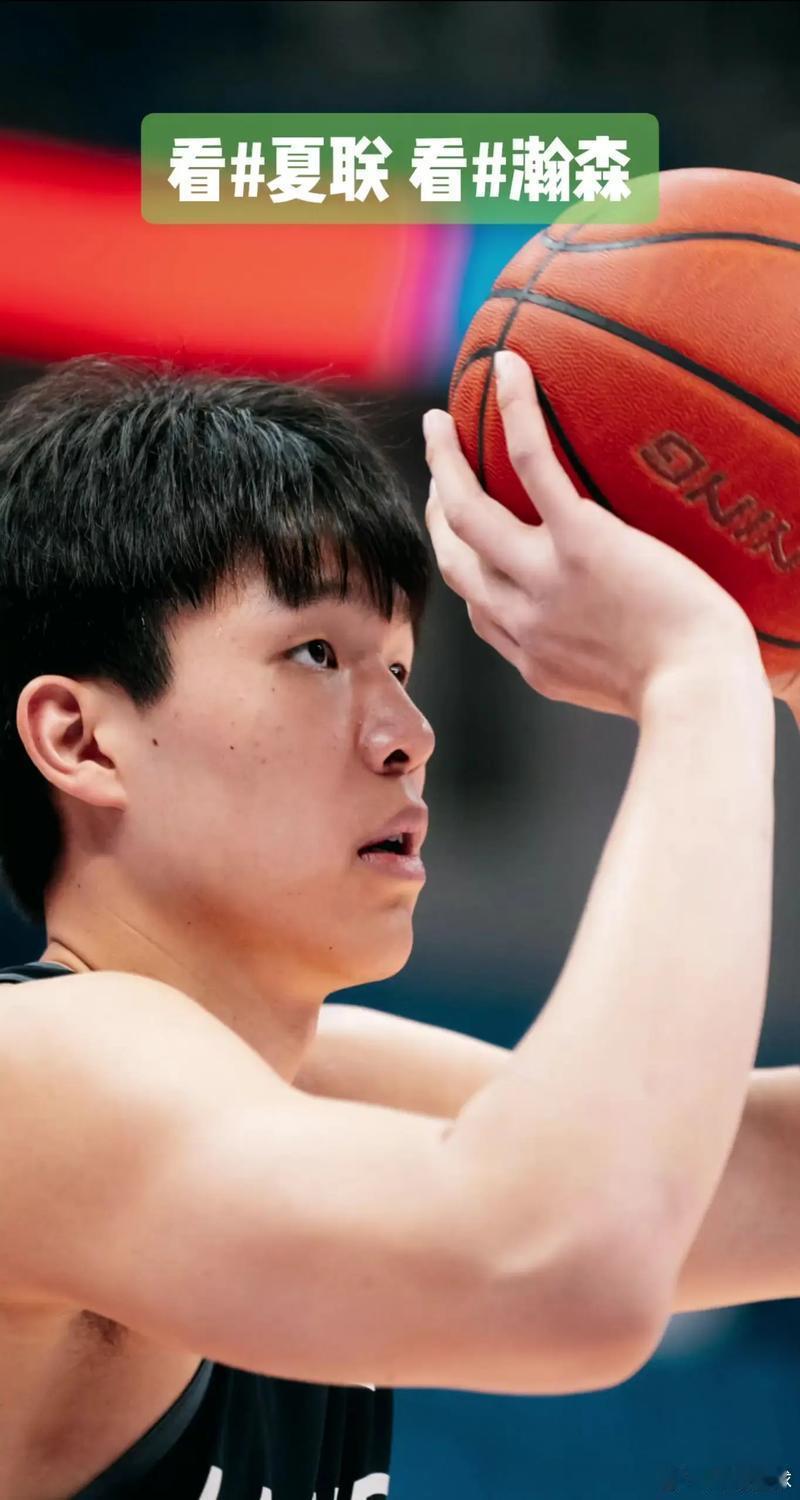 杨瀚森篮球nba美媒：很多人都被杨瀚森的集锦骗了，他根本没有那么好。近日，美国