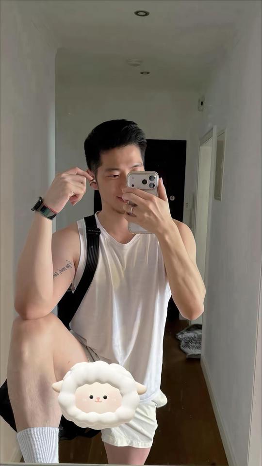 只限定给我喜欢的人看小狗眼健身穿搭人夫感体育生