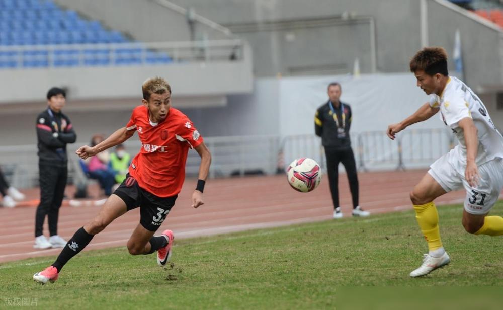 费利佩，连续3年蓉城射手王！2025赛季轰15球，中超生涯第50球达成，拿8